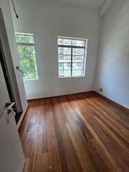 Rowell Road (D8), Retail #497873431